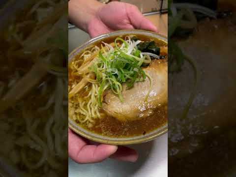 近所の大好きなラーメン屋さんをテイクアウトして食べようと思ったらまさかの… #shorts