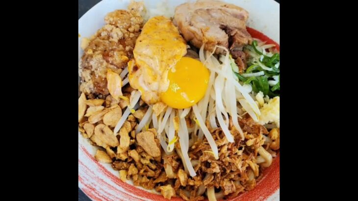 埼玉県のラーメン屋。藤ろう。二郎系なラーメン。にんにく野菜増し！〒347-0104 埼玉県加須市根古屋６３６−１０。