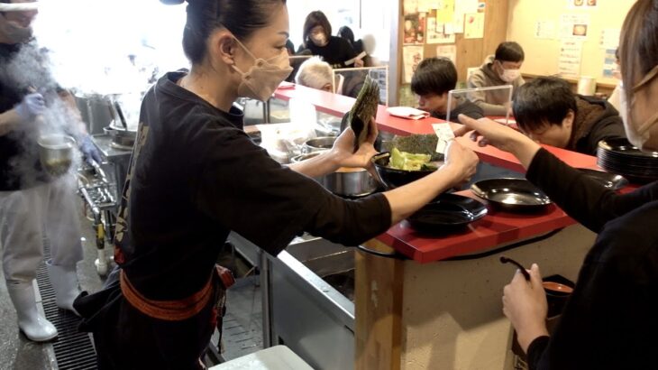 常連が殺到する家系王道の活気あふれる1日｜Most lively ramen shop in Japan