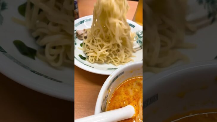 【 日高屋 】ピリ辛豚骨つけ麺 全部入れたらぬるいラーメンになっちまうダロ