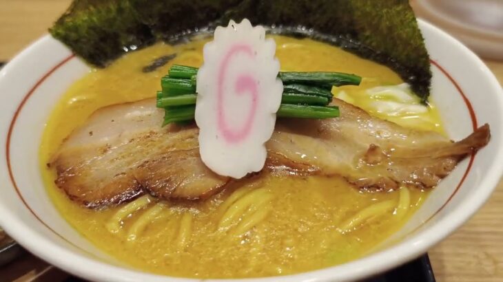 ご飯がすすむ家系？ 黒豚醤油ラーメン ⻁ノ⾨ 嚆⽮（こうし）