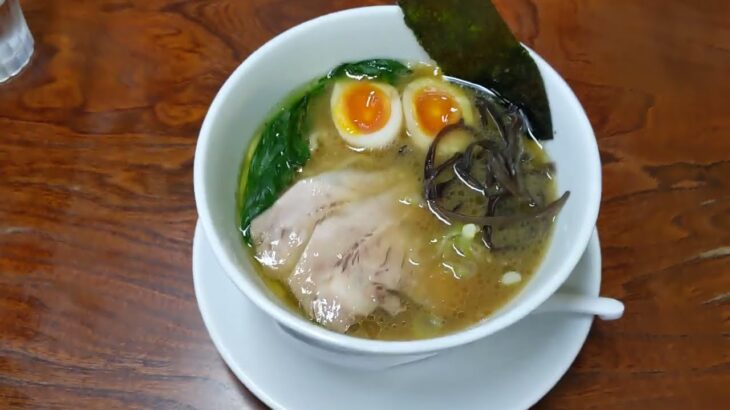 🍜阿蘇駅前のぎゃんで豚骨らーめん　熊本県のとんこつラーメンなのに横浜家系のイメージ（個人の感想です）