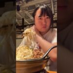 バイト帰りに二郎系ラーメン食べるおじさん