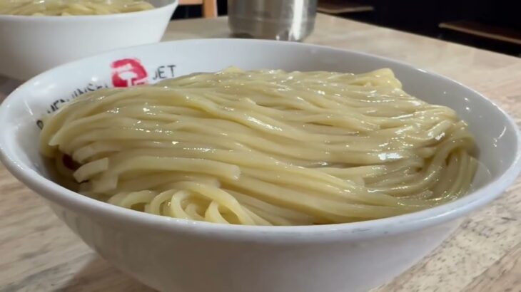 昼ご飯にラーメンつけ麺🍜人生JET600に食べに行きました