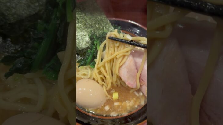 麺屋づかちゃんの家系ラーメン！二郎をベースに作ってるのかな？すっっっごいおいしかった！#ラーメン #二郎 #家系 #二郎系 #づかちゃん #二郎インスパイア #家系ラーメン #豚骨 #チャーシュー